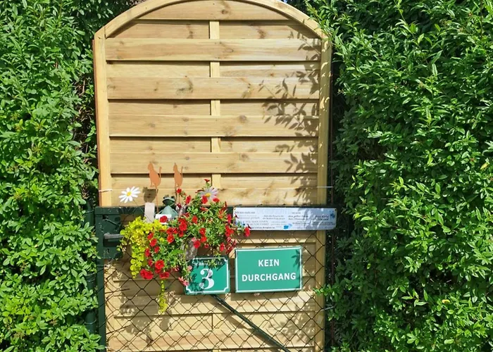 Daire Mohr - Gemuetlichkeit Im Souterrain Wiesenburg